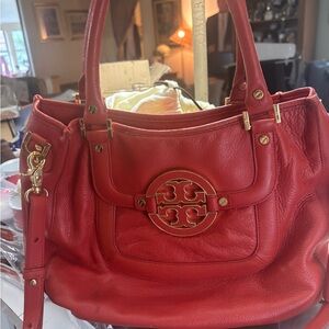 Tory Burch Red Shoulder Bag with Logo Medallion

Color is more of an orange/red.